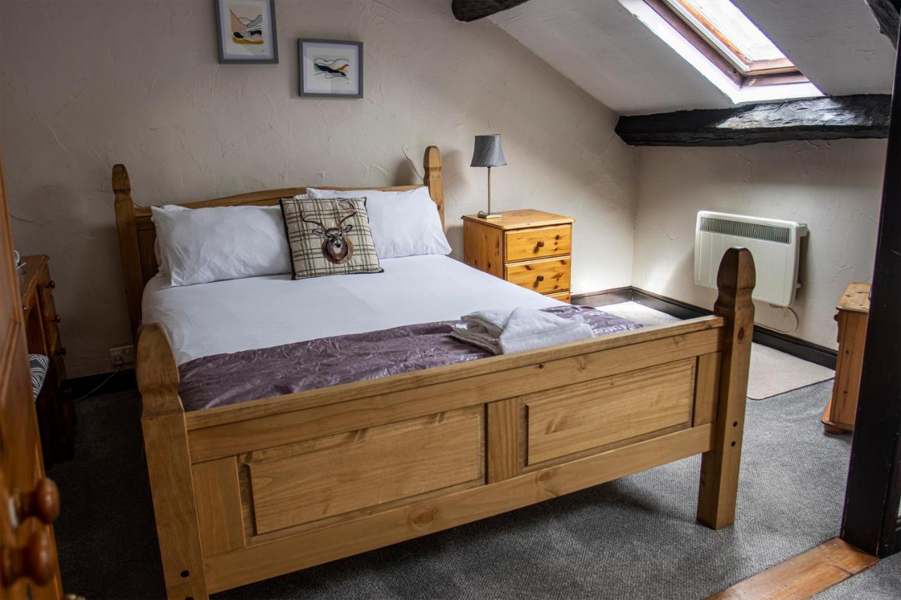 White Hart Inn Bouth Esterno foto