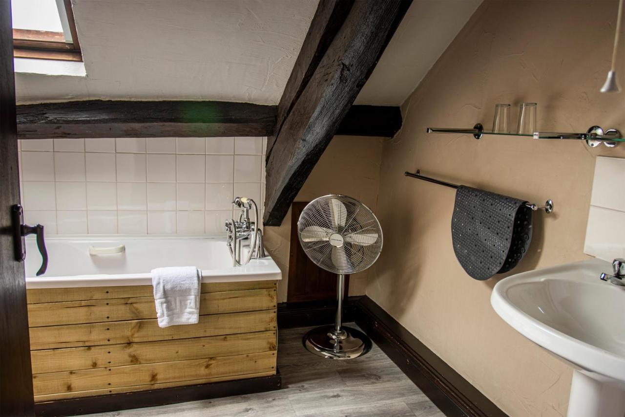 White Hart Inn Bouth Esterno foto