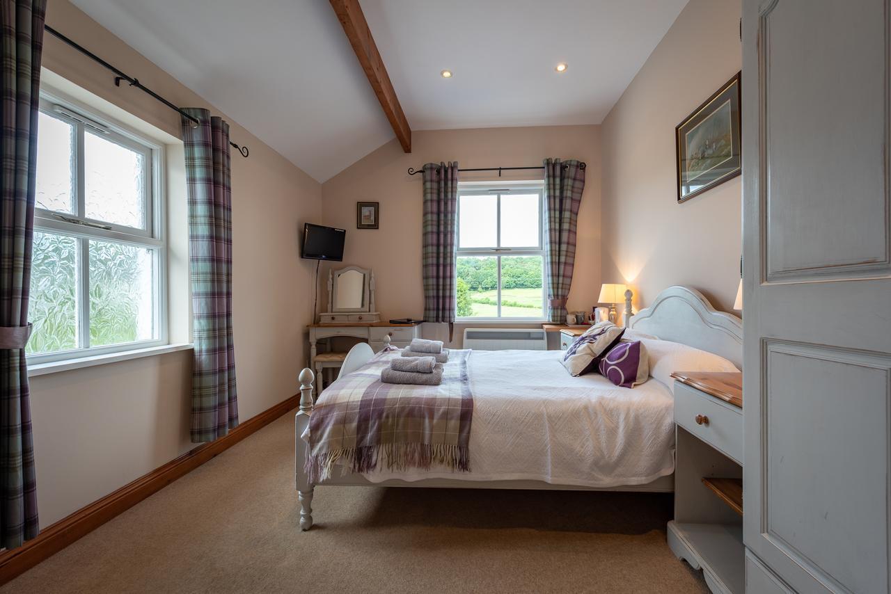 White Hart Inn Bouth Esterno foto